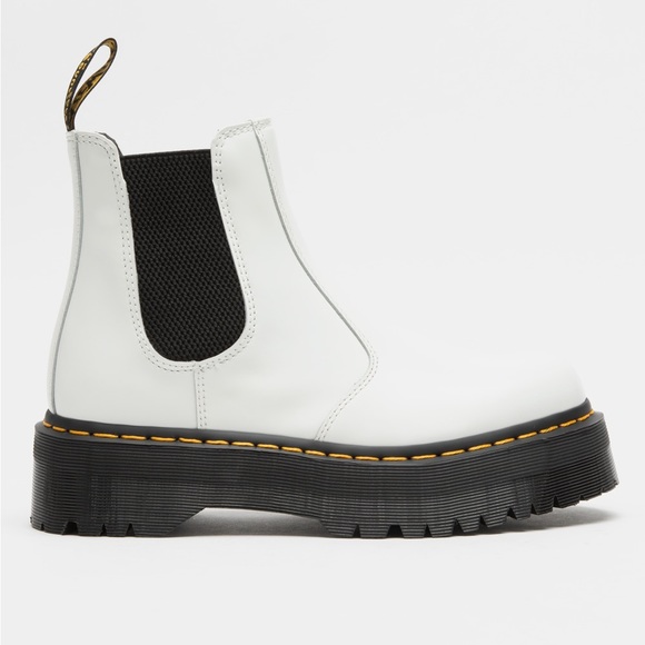 Dr. Martens 2976 Smooth Leather Platform Chelsea Boot - Picture 3 of 10